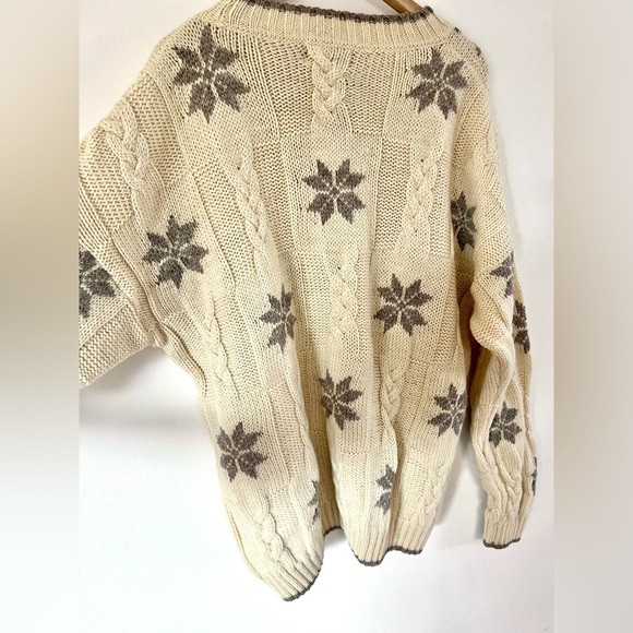 Lands End Vintage Cream Chunky Cable knit  Grey Snowflake Grandpa Sweater Large - Picture 9 of 10